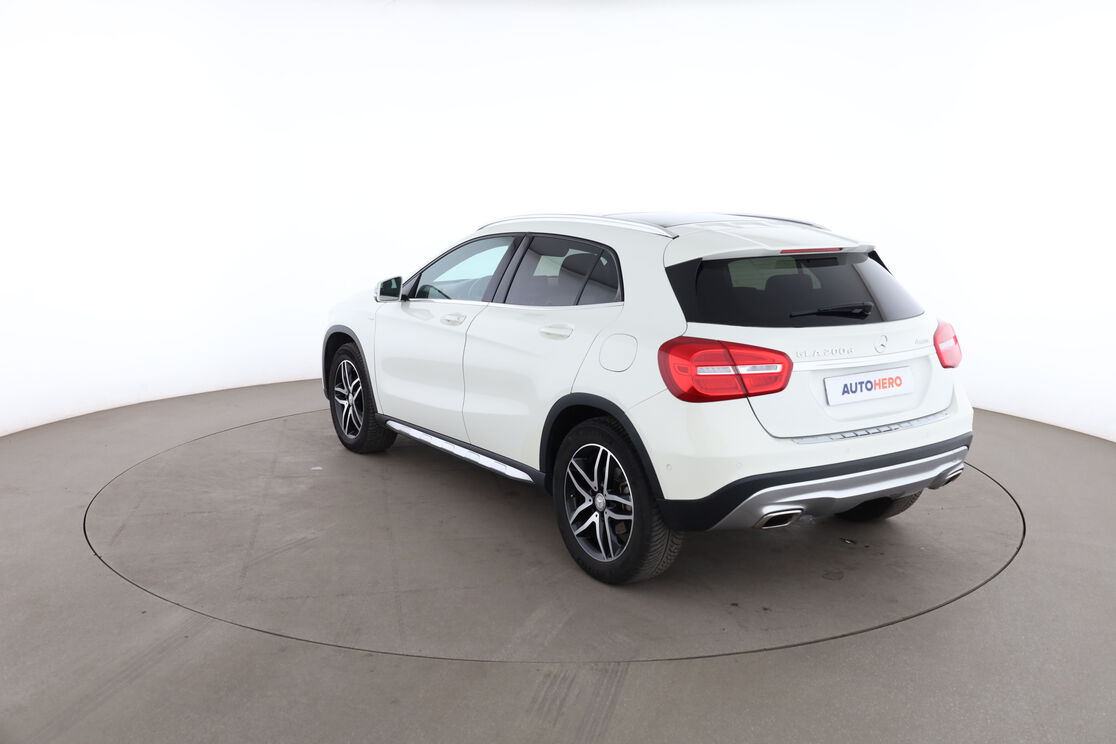 Mercedes-Benz GLA 200 d Activity Edition 4Matic 7G-DCT — photo 3