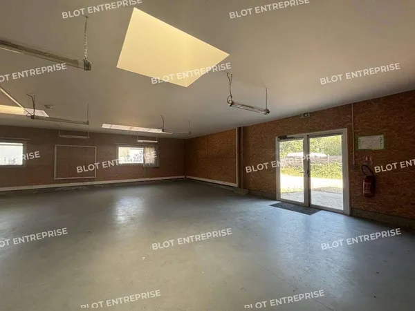 À LOUER - LOCAUX D'ACTIVITÉS - 172 M² - LA MO
