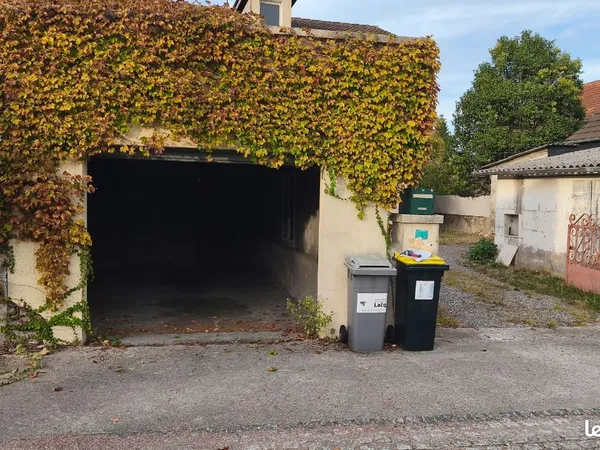 Loue garage 20m² artix