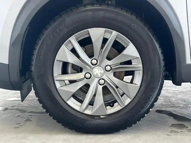 Peugeot 2008 1.2 puretech 100ch s&amp;s style — photo 5