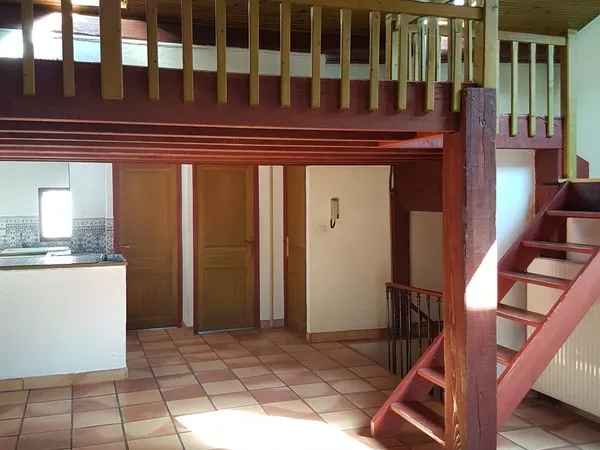 Hyper centre beziers loft t3 atypique terrasse dernier etage