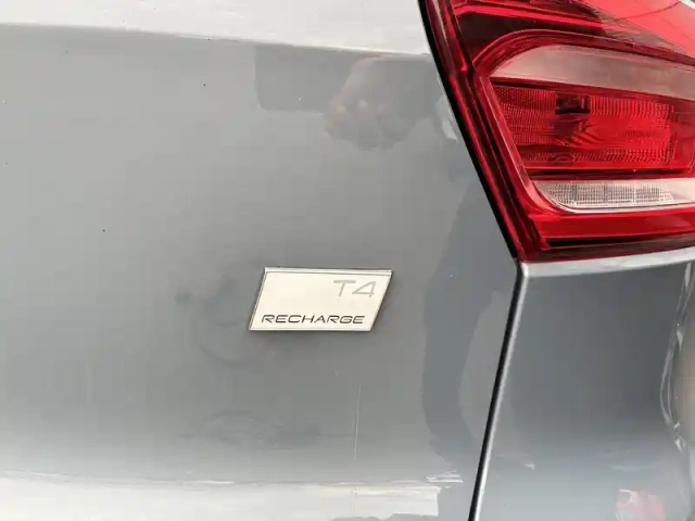 Volvo Xc40 t4 recharge 129+82 ch dct7 — photo 11