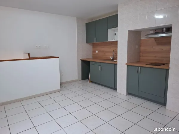 Appartement T2 en souplex de 30 m² - Centre de Gimont