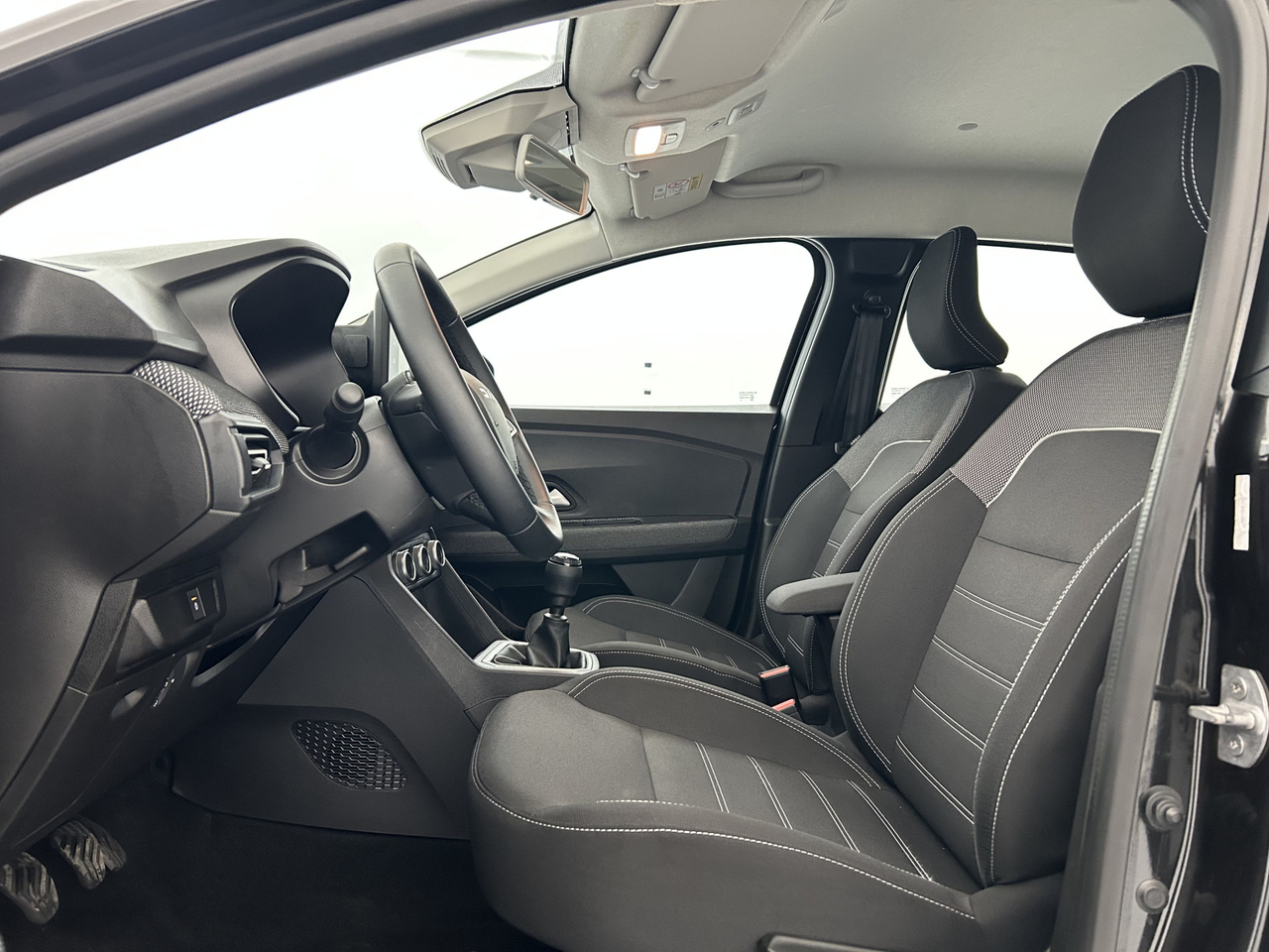 Dacia Sandero — photo 9