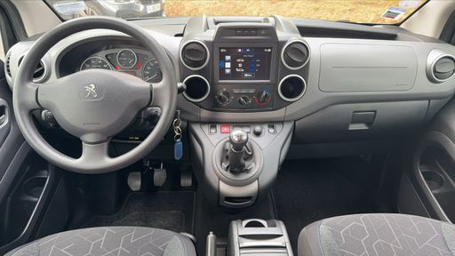 Peugeot Partner TEPEE TPMR 1.2 PureTech 110 - Style – 2017 – 60834 km – Essence – Boîte Manuelle — photo 22
