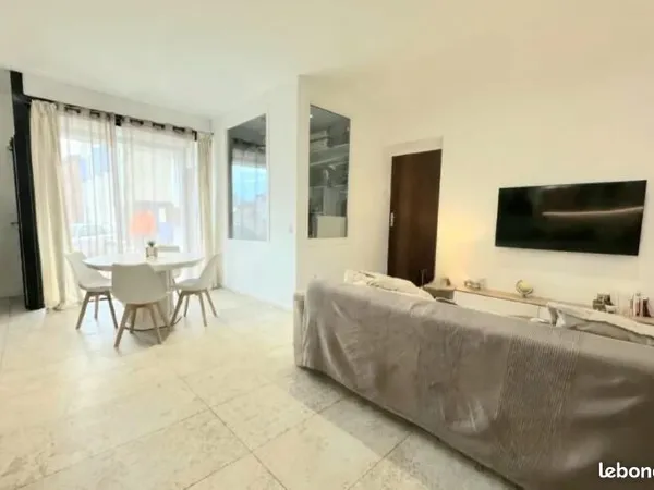 Appartement T3 entièrement rénové à vendre