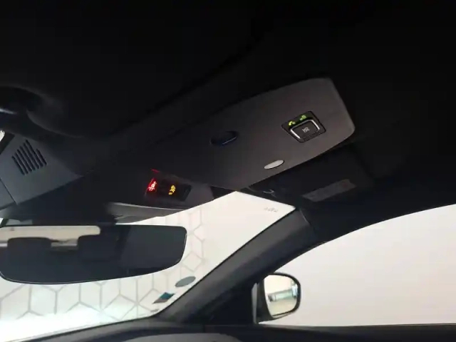 Renault Megane e-tech ev60 220 ch super charge — photo 4