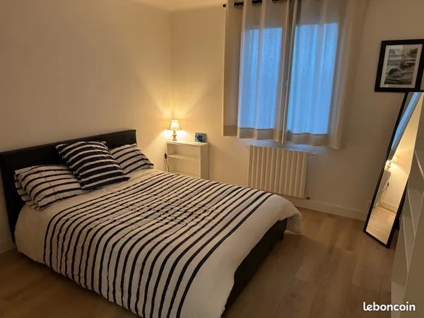 Chambre meublée en colocation