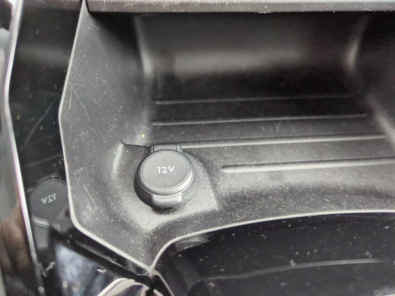 Peugeot 2008 puretech 130 s&s eat8 style — photo 27