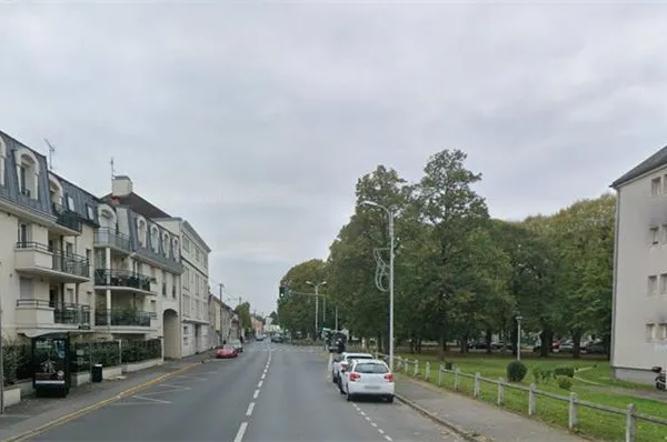 Boutique 90 m² DRAVEIL