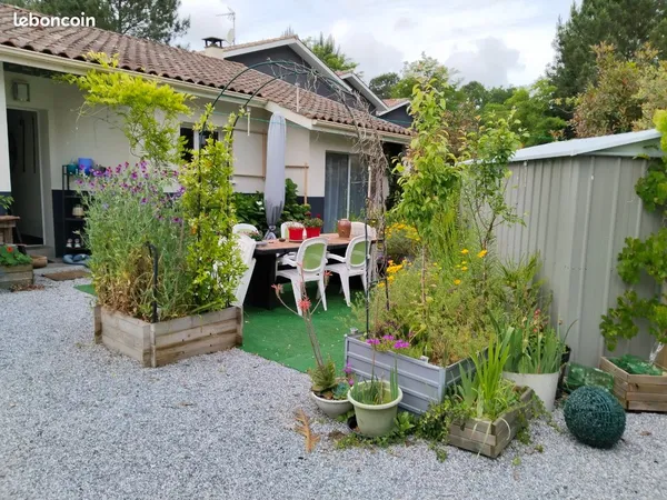 Maison 4ch éco-responsable, dans un écrin de verdure avec fruitiers, cuisine d'été, forage...