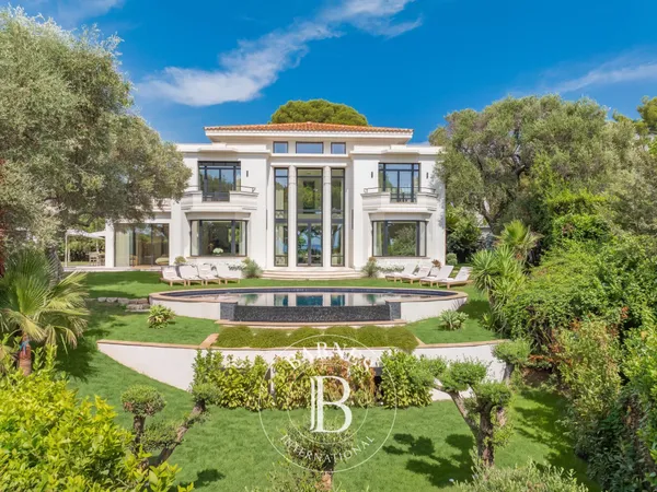 CAP D'ANTIBES - VILLA NEUVE - 6 CHAMBRES