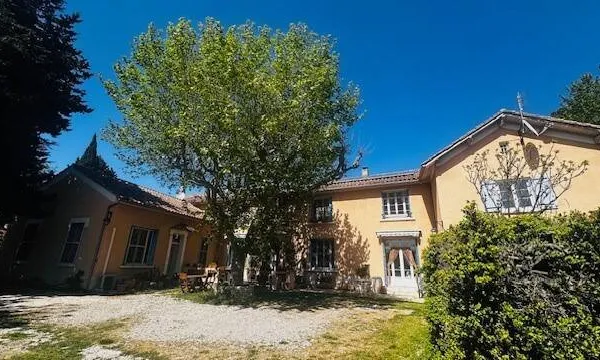 Maison 14 pièces 280 m²