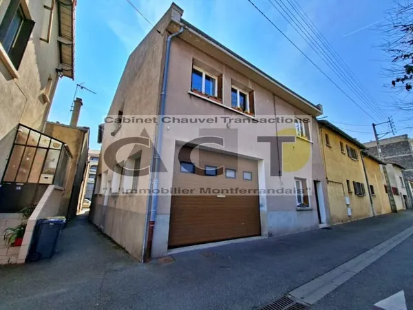 À vendre à Clermont-Ferrand : maison avec terrasse