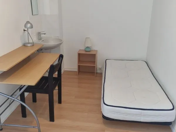 Loue chambre meublée Avize