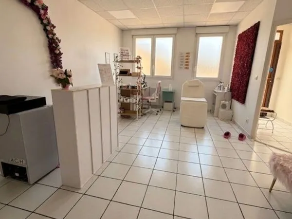 Local commercial 55 m² FLEURY LES AUBRAIS