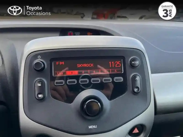 Toyota Aygo 1.0 vvt-i 72ch x-play 3p — photo 15