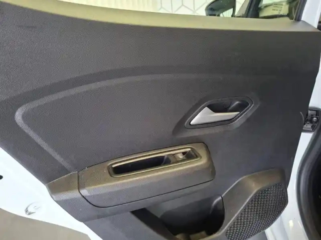 Dacia Sandero sce 65 — photo 14