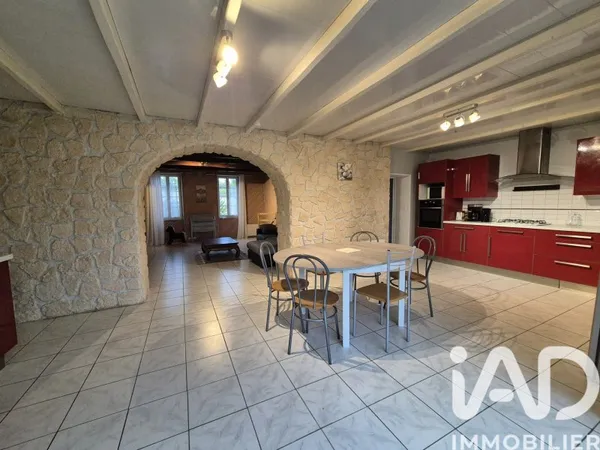 Maison 9 pièces 259 m²