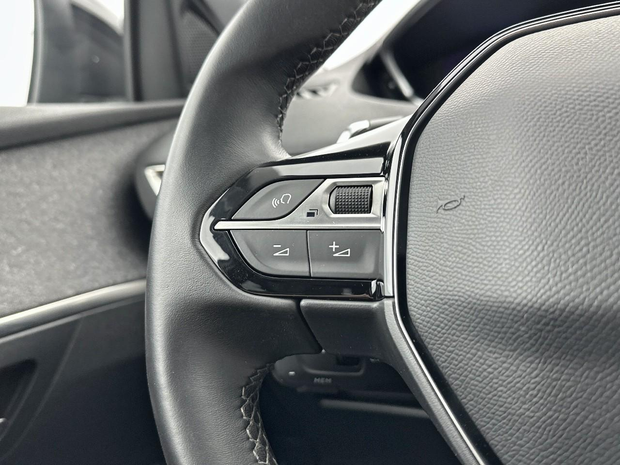 Peugeot 3008 hybrid 225 e-eat8 allure pack — photo 18