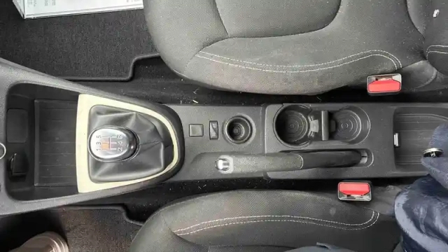 Renault Captur dci 90 energy — photo 18