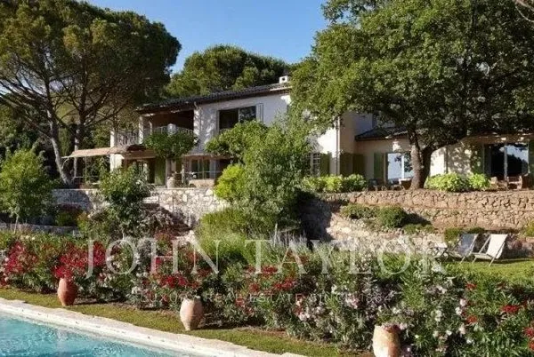 Maison de campagne 350 m²