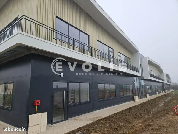 Local d'activité 2 717 m²