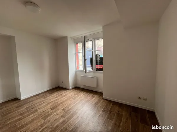 Ile de Nantes République - Studio 16 m² - 1er étage - Tram à 2 mn - Idéal investisseurs / 1er achat
