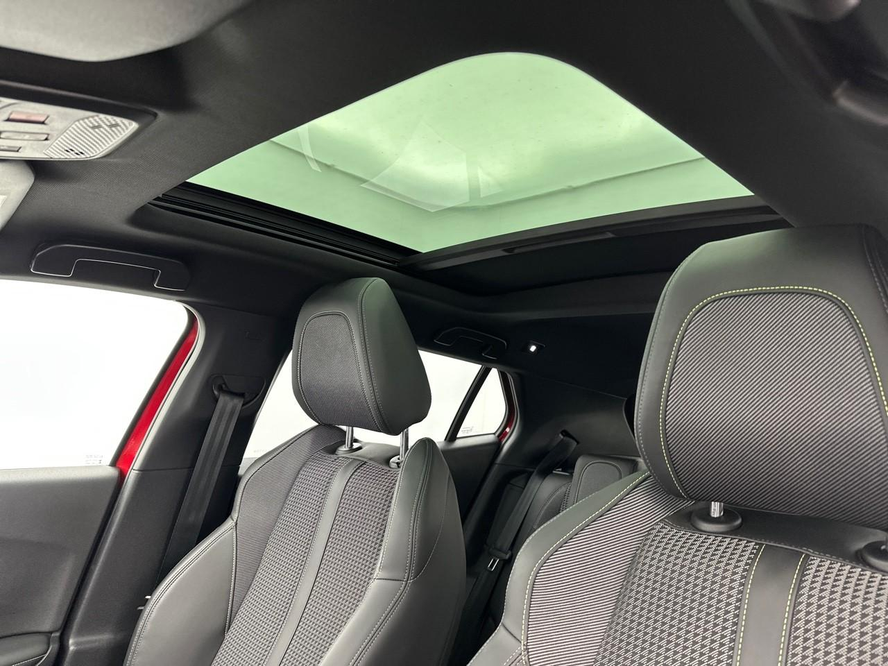 Peugeot 2008 puretech 130 s&s eat8 gt line — photo 34