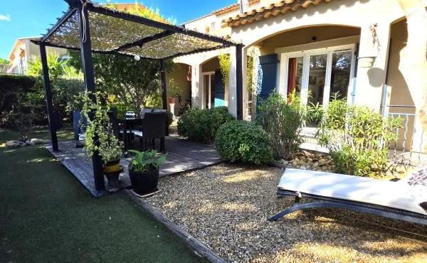 Achat Roquebrune sur argens appartement avec jardin et garage.