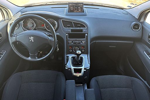 Peugeot 5008 1.6 HDi 115 - Active 7pl – 2014 – 109754 km – Diesel – Boîte Manuelle — photo 30