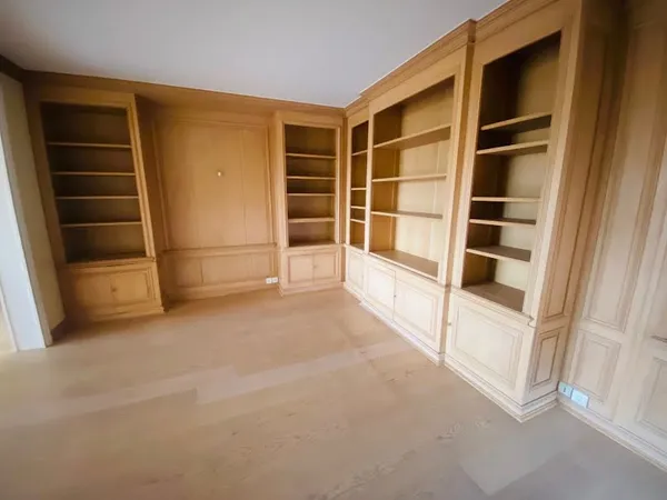 Appartement 5 pièces 174 m²