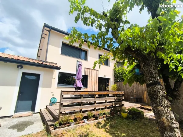 Maison 6 pièces 110m²
