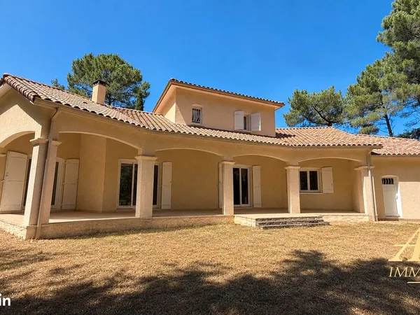 Propriété 5 pièces 166 m²
