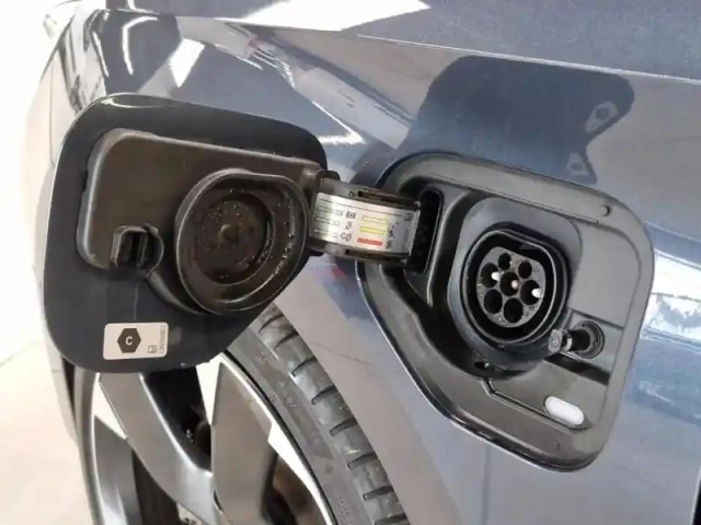 Cupra Leon 1.4 e-hybrid 204ch v dsg6 — photo 14