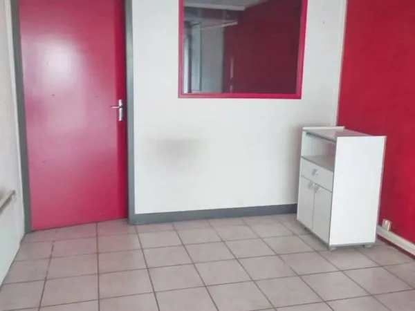 Local commercial 66 m²
