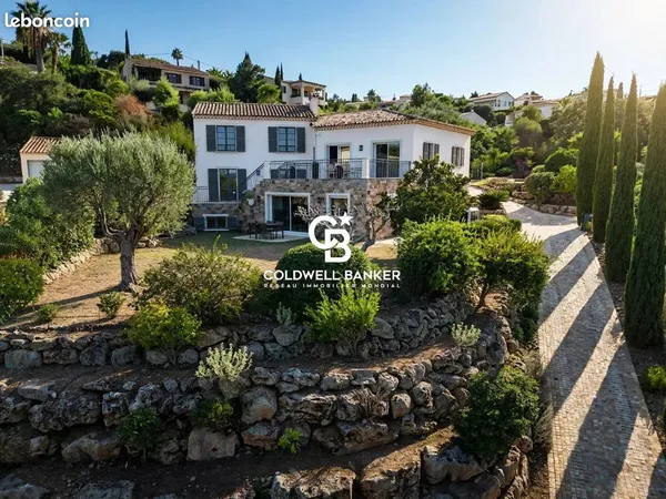 Villa 7 pièces 250 m²
