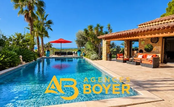 Villa en pierre avec piscine, vue mer et 4 suites à La Cadiè