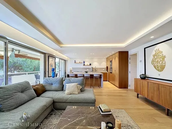 APPARTEMENT 4 PIECES VUE MER CANNES GRANDE TERRASSE - CAVE GARAGE