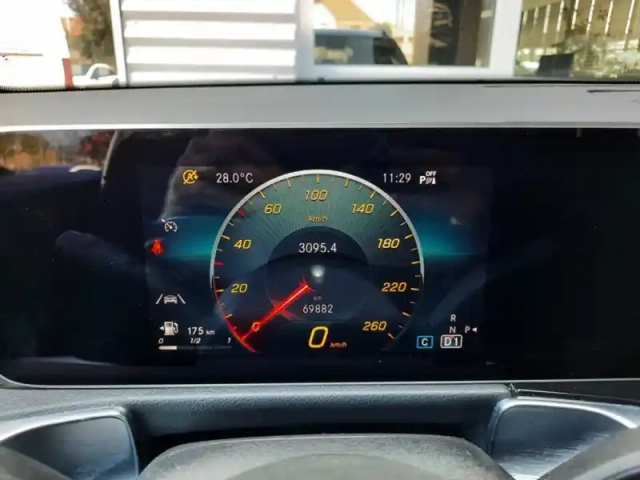 Mercedes Glb 200 d business line — photo 42