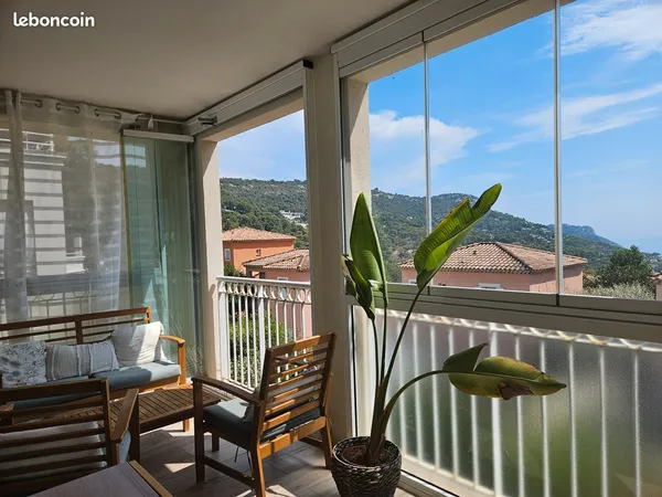 Èze Village - Duplex 4 pièces / 3 chambres - Vue mer - 24 m² extérieurs - Piscine & box