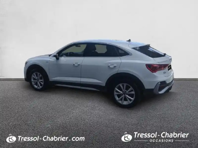 Audi Q3 sportback 35 tfsi 150 ch s tronic 7 s line — photo 30