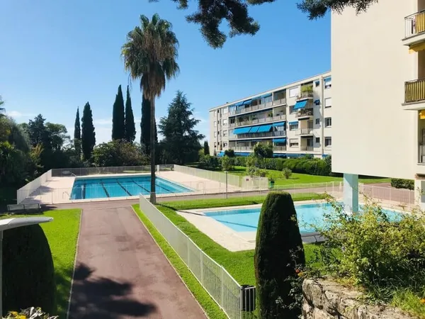2 PIECES VIDE Les Terrasses de la Baie des Anges