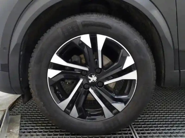 Peugeot 2008 1.2 puretech 130ch s&amp;s gt — photo 10