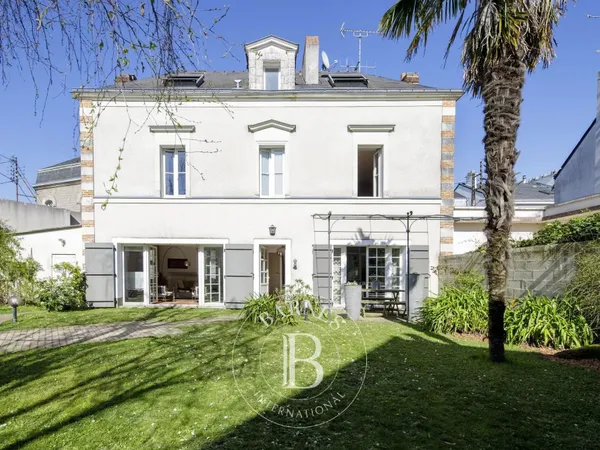 NANTES ROND-POINT DE RENNES - Maison familiale de 7 pièces