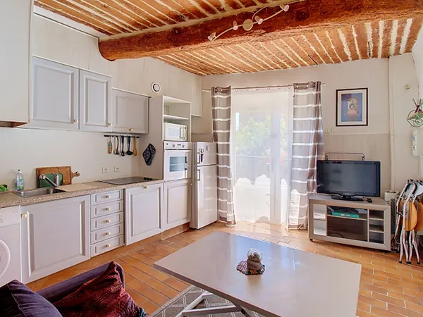 A VENDRE - CALLAS - Studio cosy de 24m² parfait pour investisseur ou premier achat