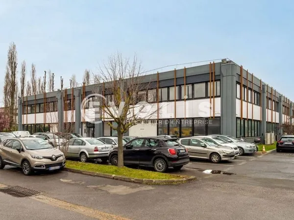 Local d'activité 1015 m²