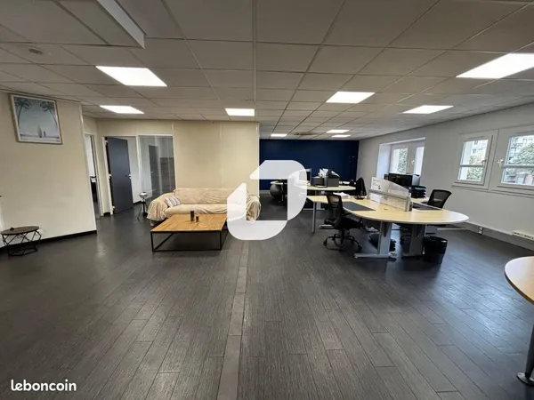 Bureau 249 m²