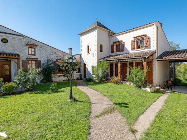 Maison 9 pièces 218 m²