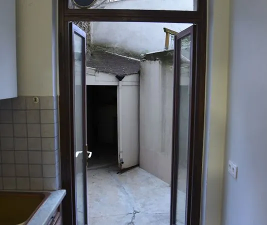 Appartement 2 pièces 30,5 m2 avec cour privative de 10m2 Buttes-Chaumont Mairie XIXe